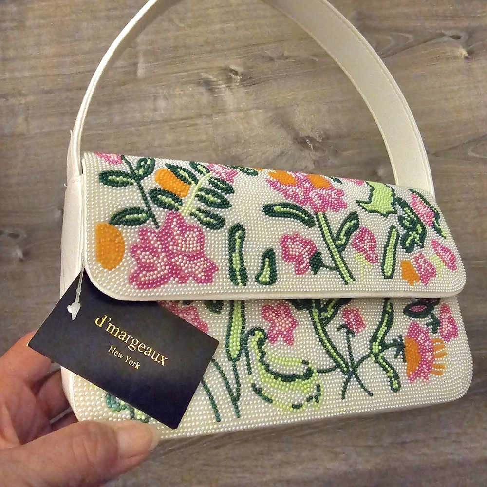 D’Margeaux Handcrafted White Floral Beaded shoulder bag - Picture 8 of 13